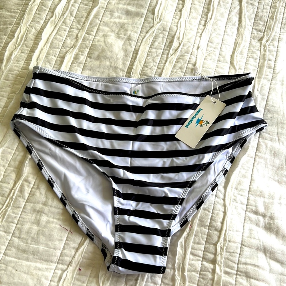 NWT Beachsissi swim bottoms